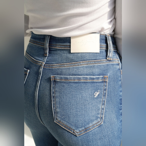 NWT Carly Jean Los Angeles Austin Flare Jeans Medium Wash 31×33 (CJLA size 13) - Picture 9 of 14